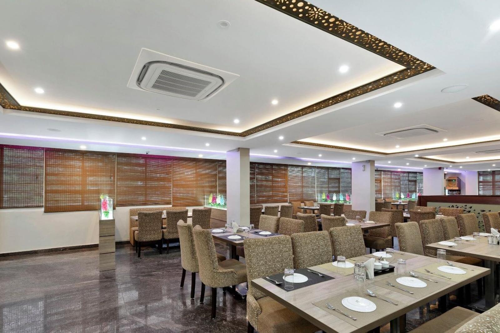 Collection O Gravity Hotel Hyderabad Exterior photo
